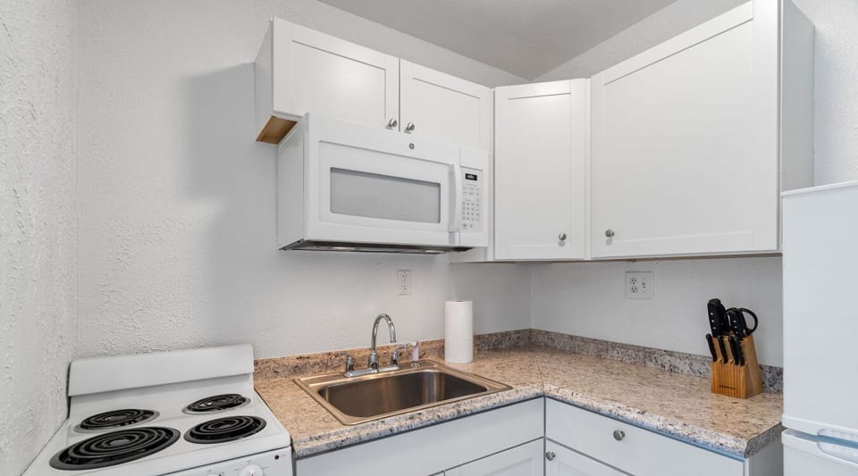 From breakfast to brunch, this kitchen`s got you covered.