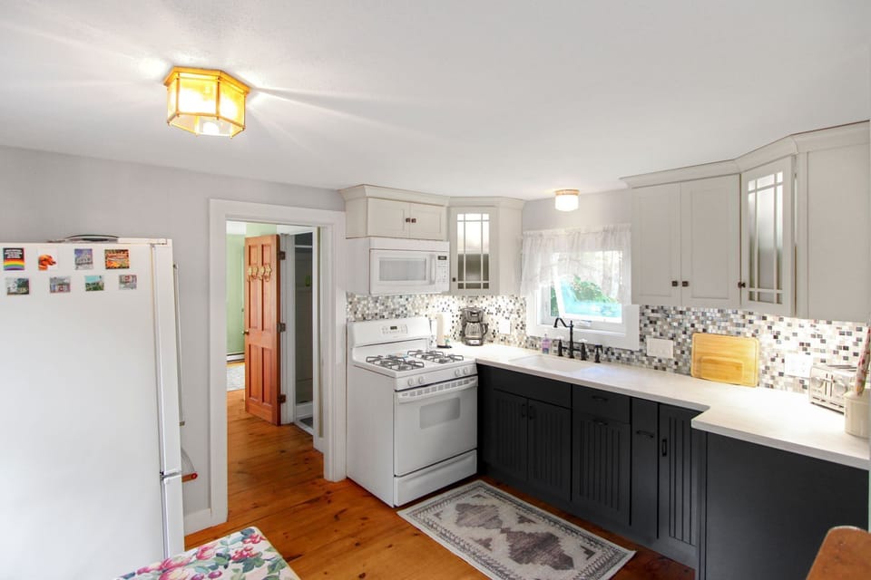 Kitchen to bedroom