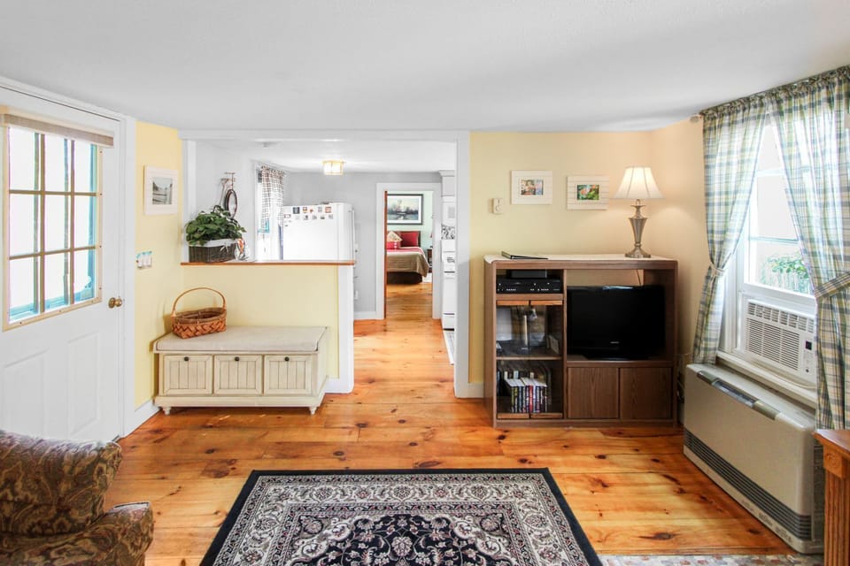 Living to kitchen