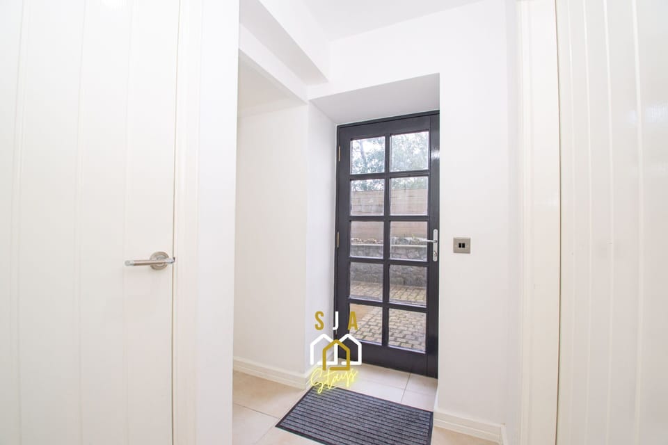 Entrance / Lobby