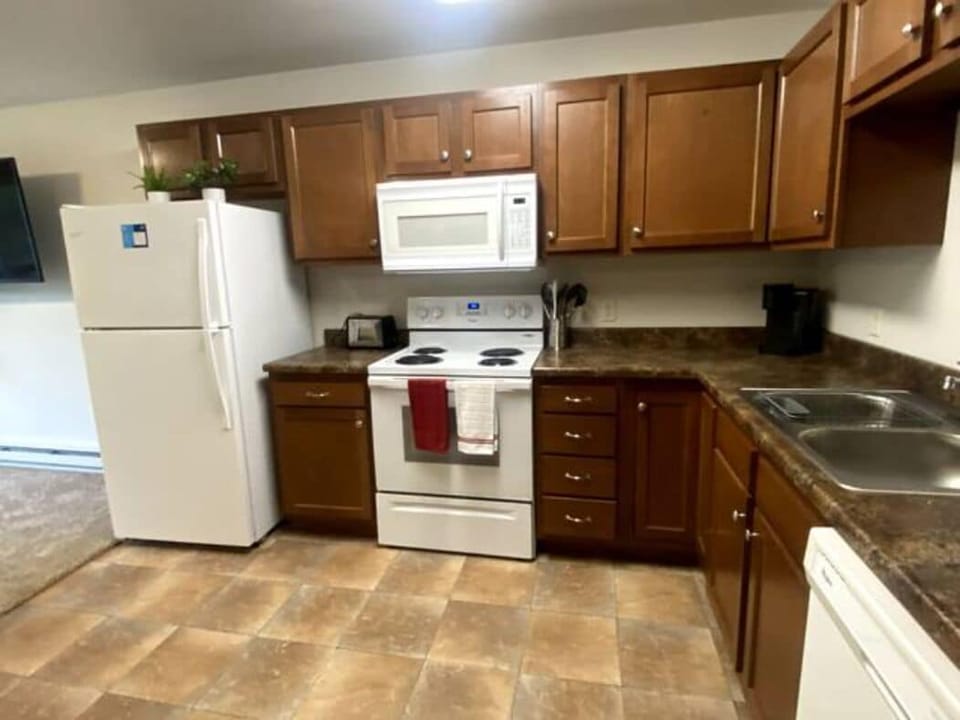 Spacious kitchen for all your needs