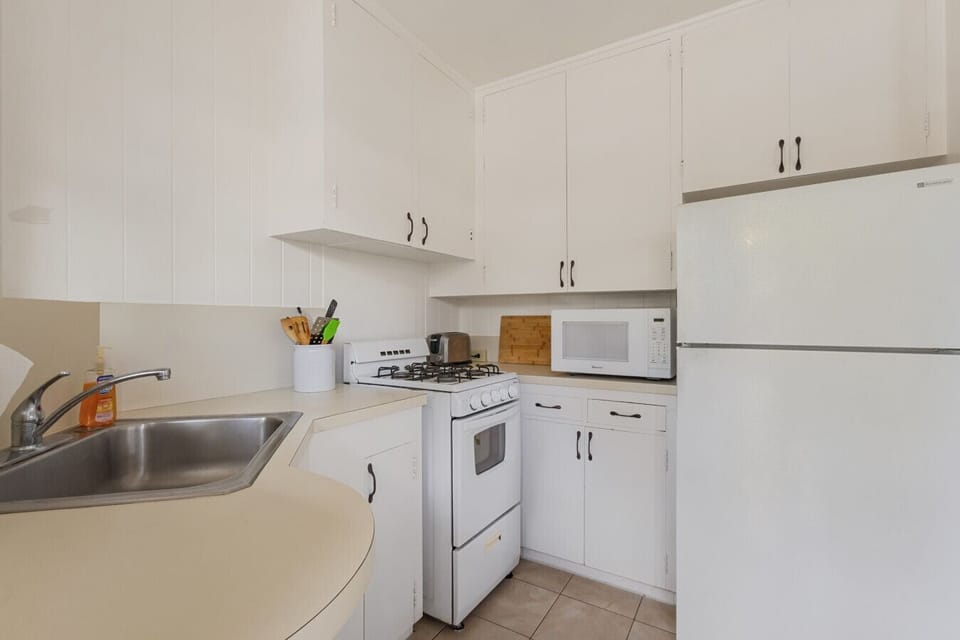 Coffee, snacks, or full meals — this kitchen has it all