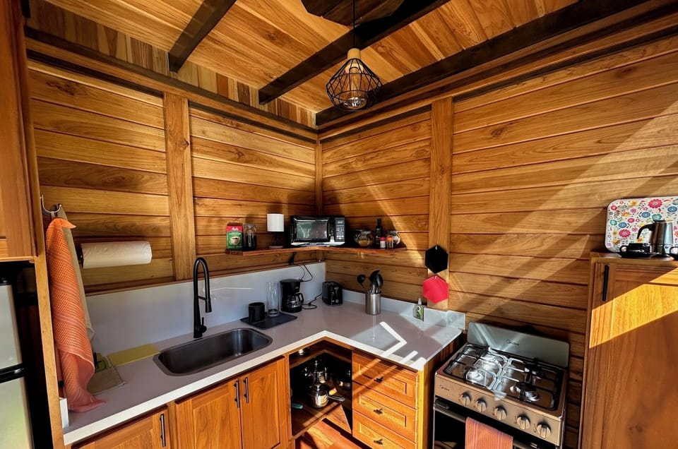 Fully equipped kitchen. 