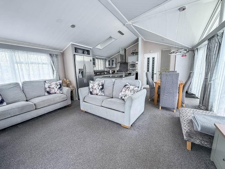 Whether you need a midweek recharge or a weekend retreat, our flexible check-in days and last minute bookings make it easy to book your next UK getaway.