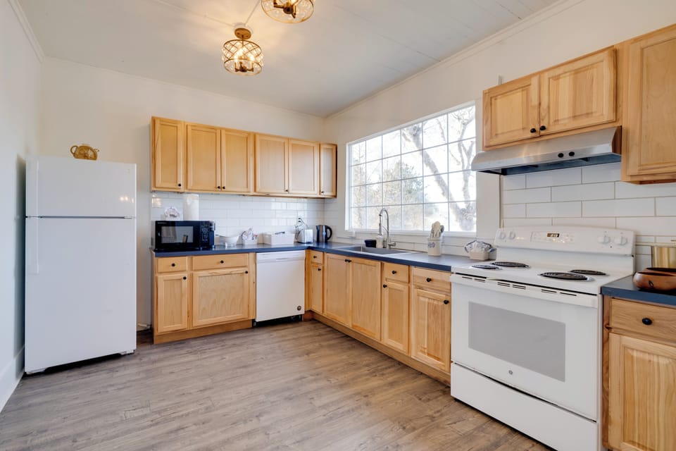 Kitchen | Cooking Basics | Dishwasher | 1st Floor