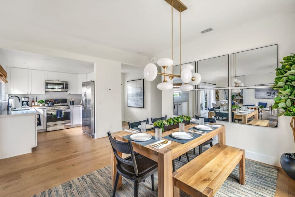Dining table with seating for 6 people