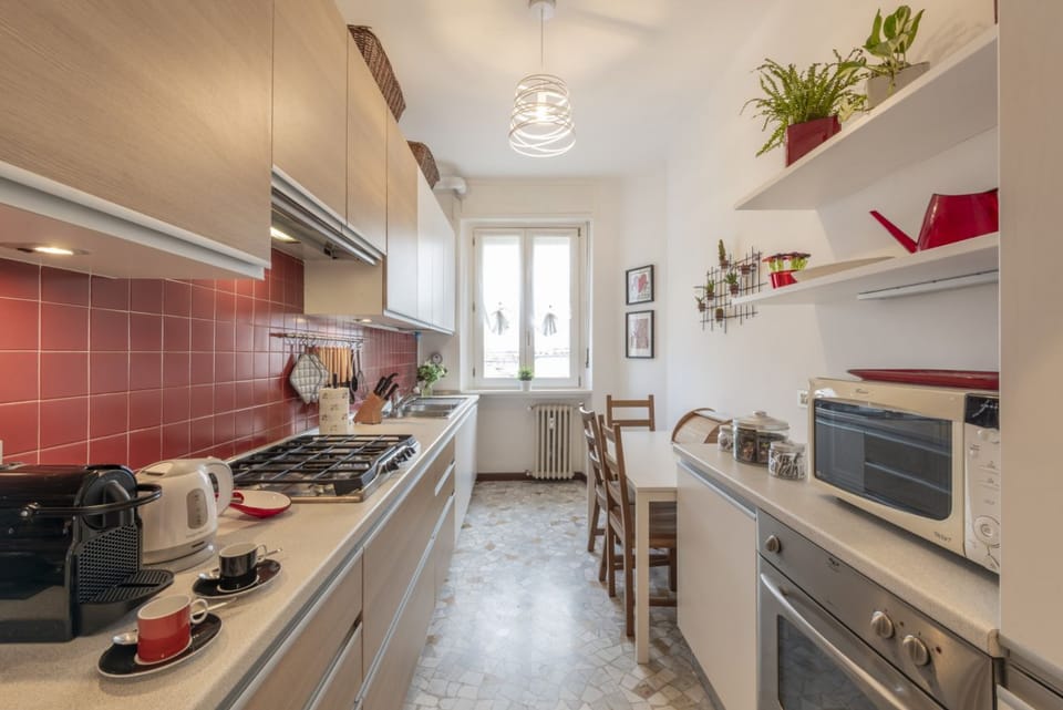 Otto Novembre, 3 – Spacious and Elegant with a View Apartment in Milan