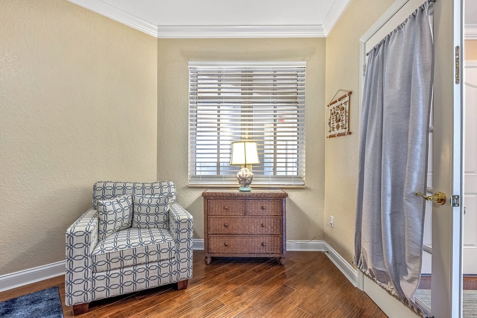Reading nook area in the guest bedroom.