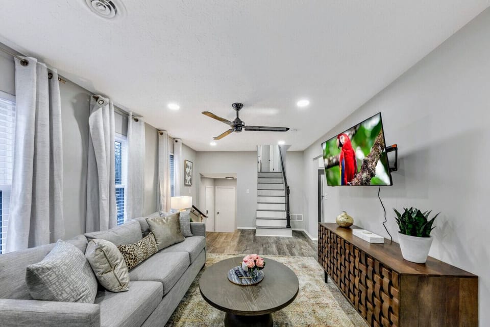 Living Room with smartTV