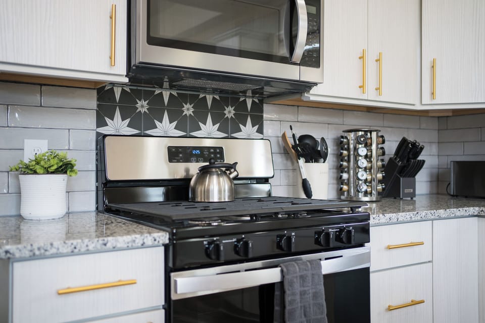 Fully Equipped Modern Kitchen for the Home Chef