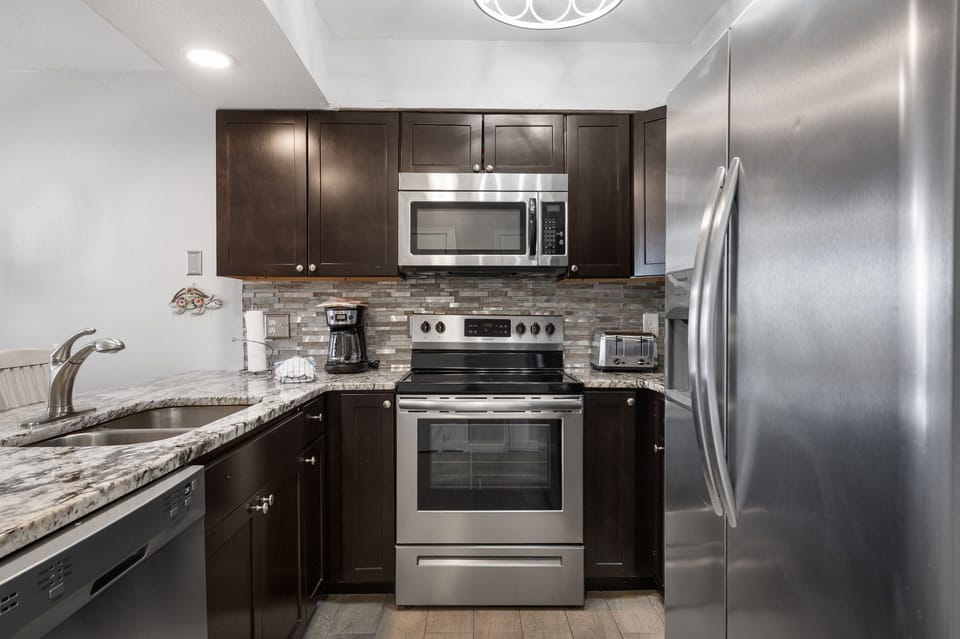 Full Kitchen with Upgraded Appliances