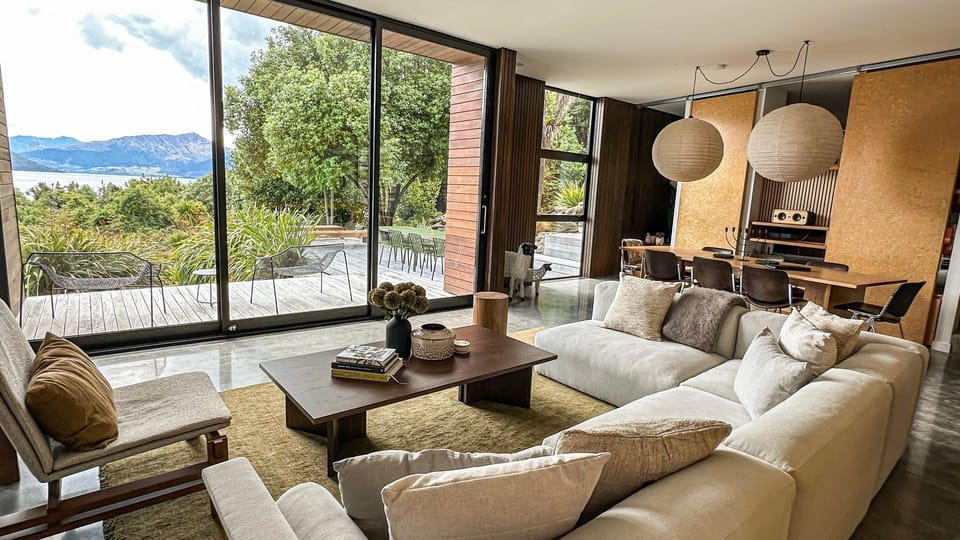 Open plan lounge/dining room with views to Queenstown