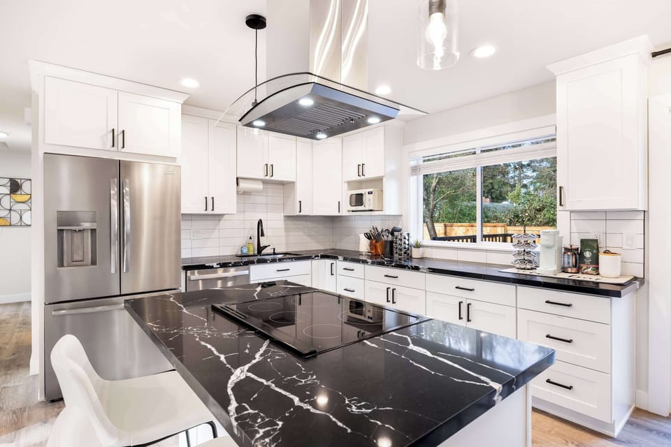 Here is the fully equipped kitchen. It's for you, chef!