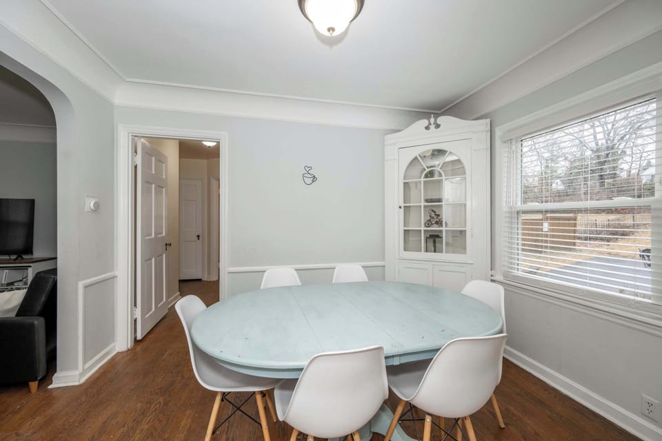 Make mealtime memories together at the dining table, seating 6