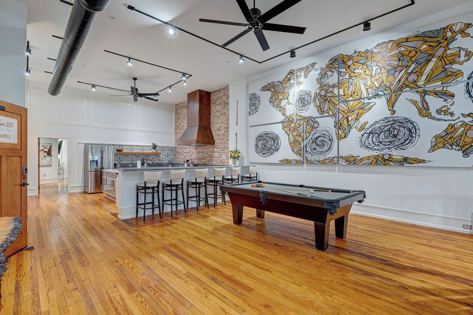 Pool table to kitchen - open ADJ door