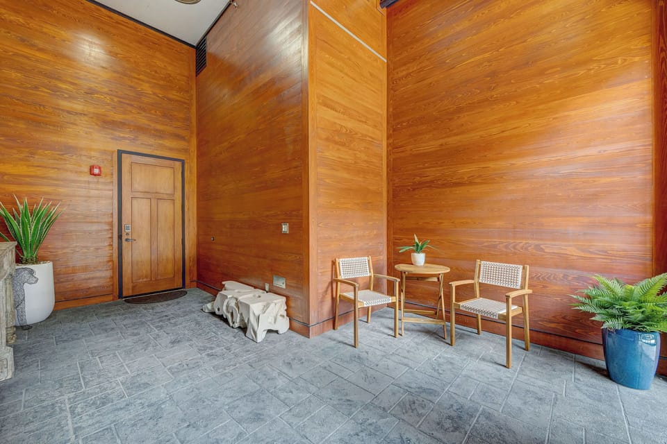 lanai interior