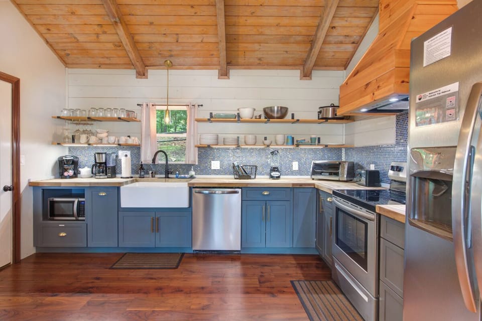 Hatcher Top Hideout's fully-equipped kitchen