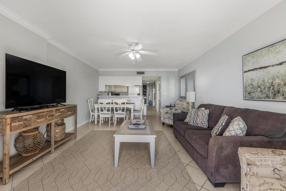 Open living & dining area