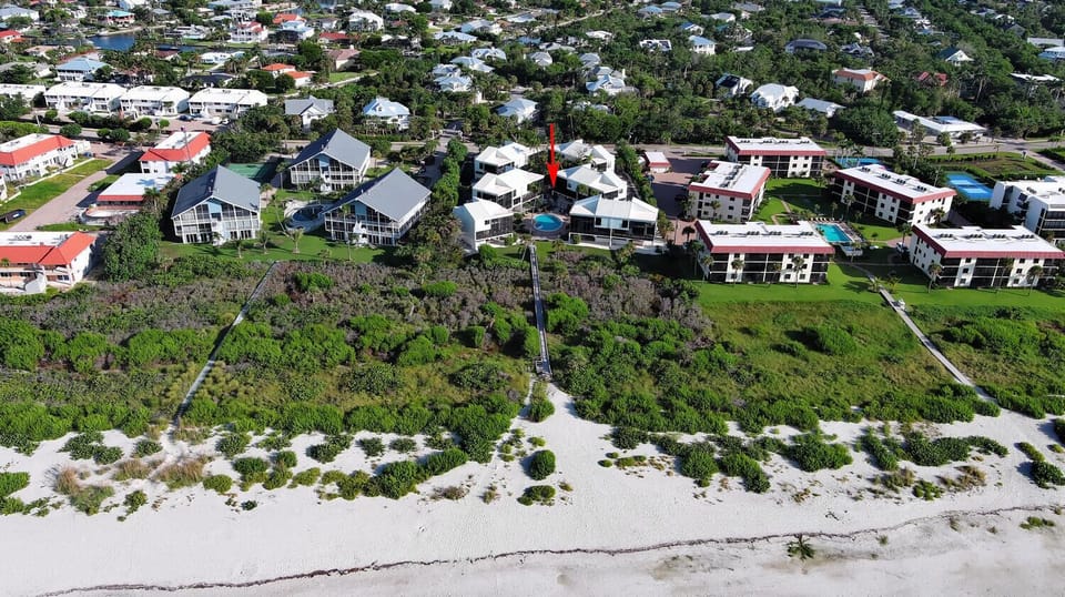 2-3 minute walk from the condo down to the beach
