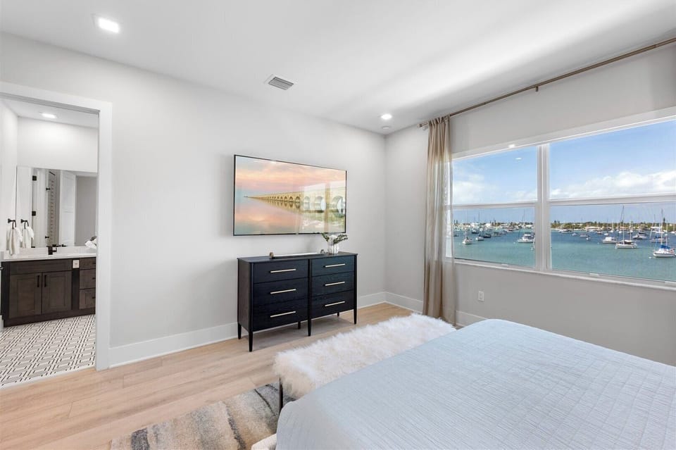 Primary Suite view 3