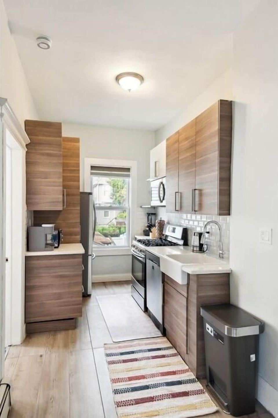 Warm and modern kitchen.