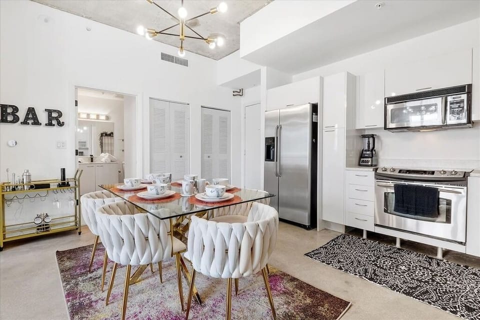 Modern dining luxury.
