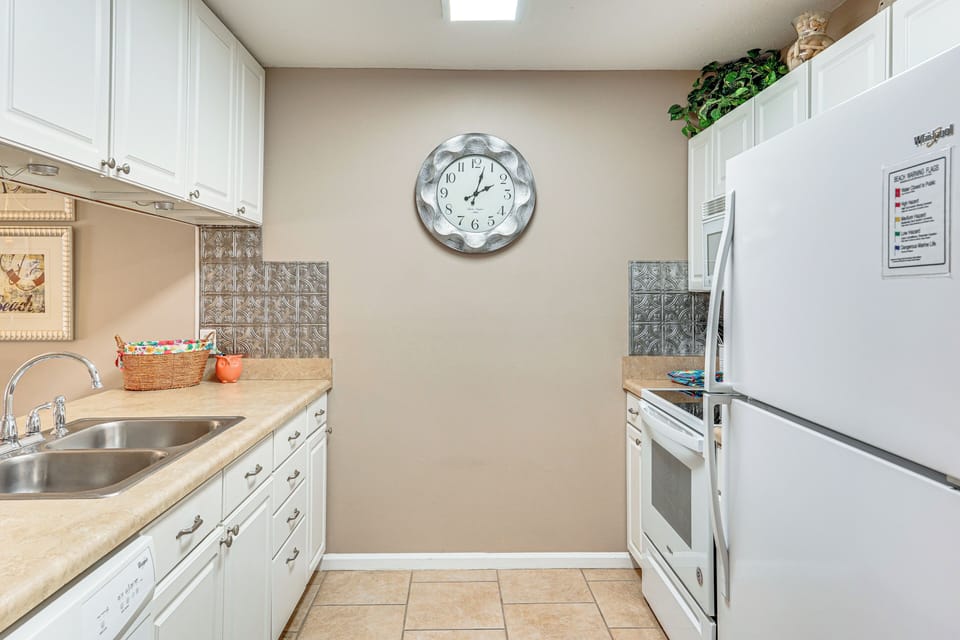 Kitchen | Cooking Basics | Keurig & Drip Coffee Makers | Toaster | 1st Floor