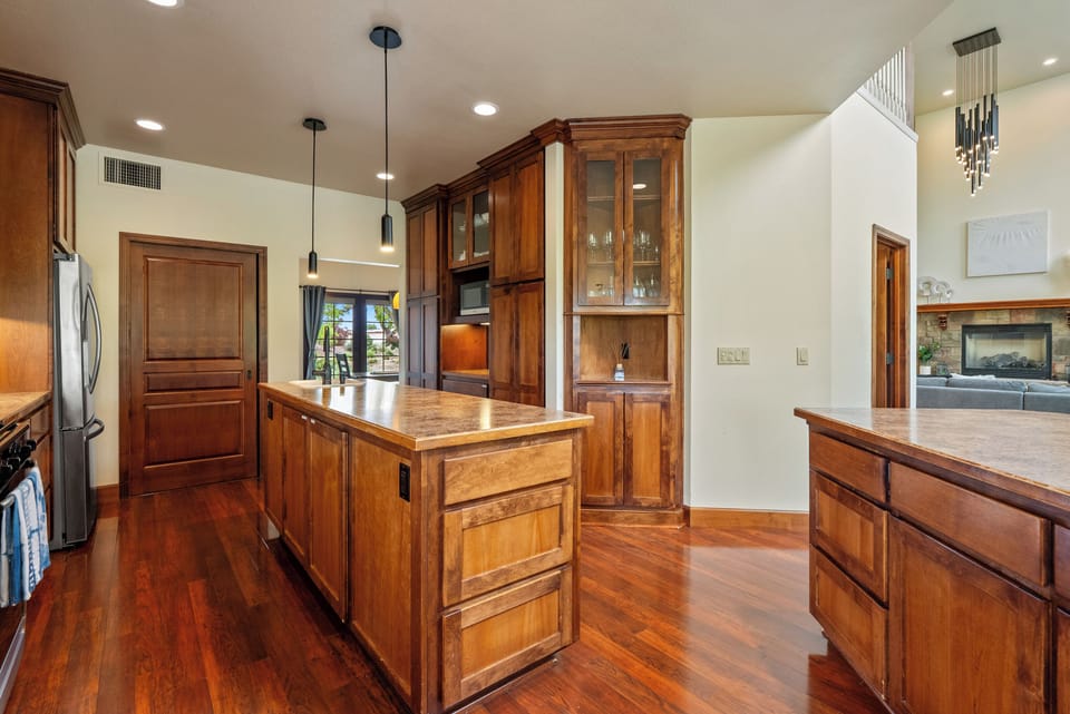 Fully stocked beautiful kitchen, great for gathering