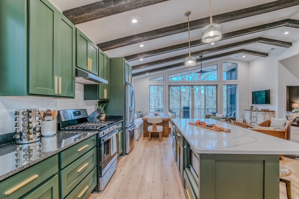 Make memories cooking in this fully stocked kitchen!  Your family may love biscuits and gravy for breakfast or chicken parmesan for dinner in this Luxury Ruidoso Cabin.
