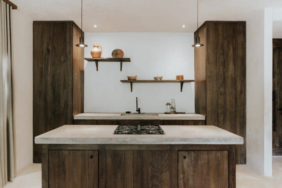 Fully equipped kitchen, with stove, oven and refrigerator tucked away neatly behind the cabinets