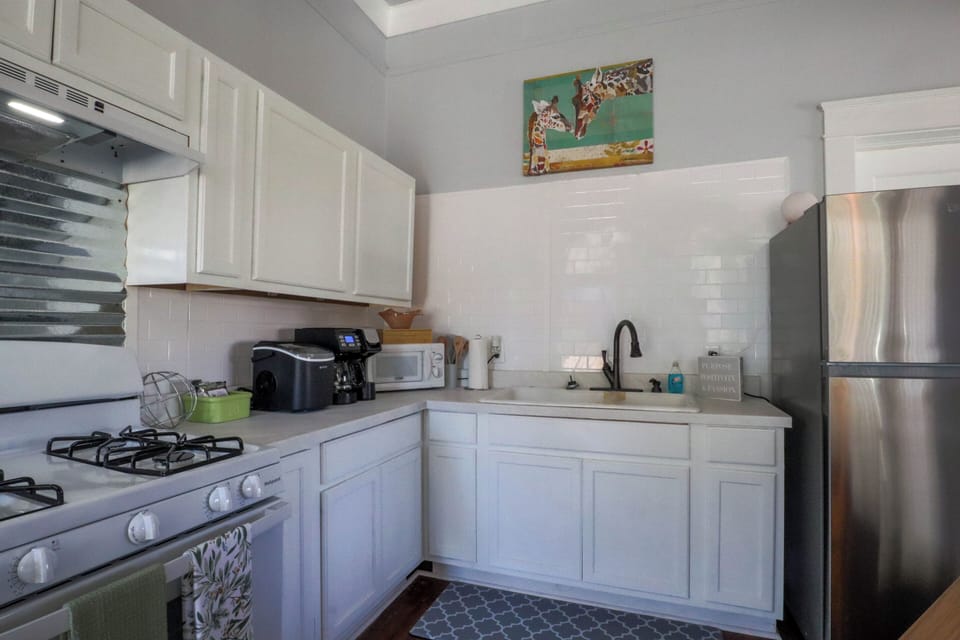 Full Kitchen 2