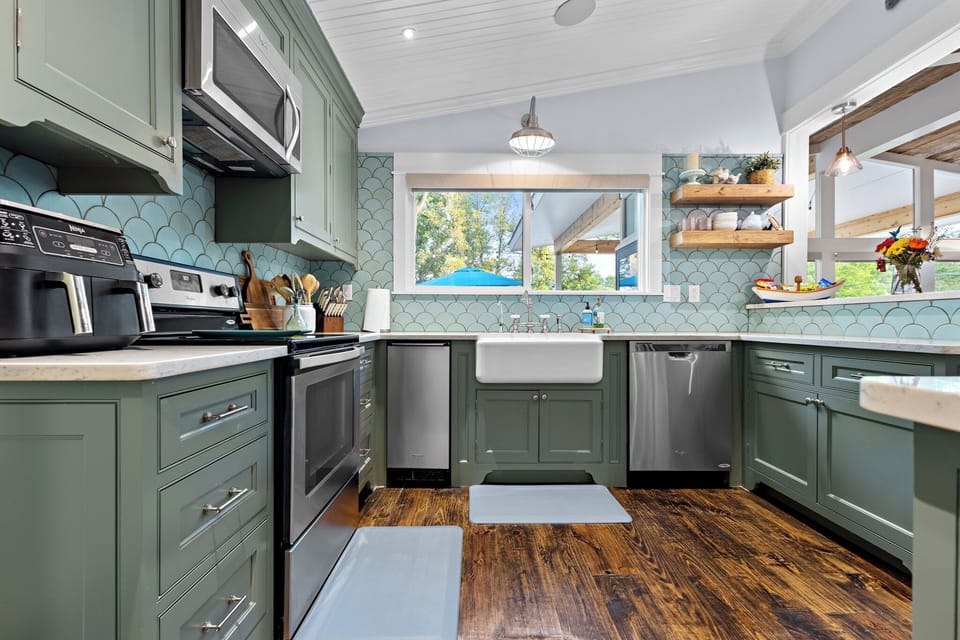 Full kitchen 