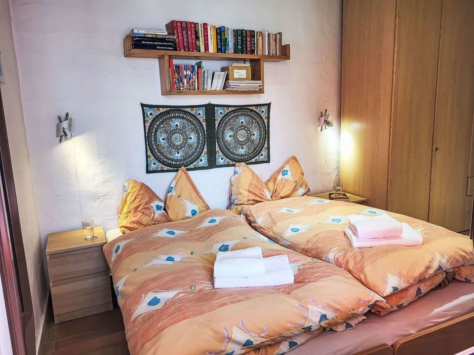 Bed, Furniture, Bedding, Bedroom, Interior Design, Bed Sheet, Wall, Wood, Linens, Cushion