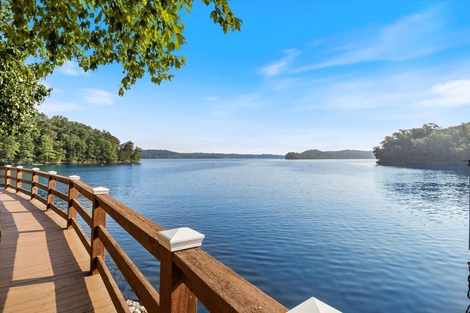Beautiful lake views greet you from Lake Vibin' where you'll enjoy all the comforts of home while enjoying lake life!