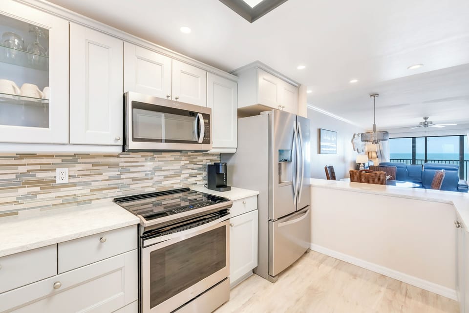 Brand new Kitchen with brand new appliances!