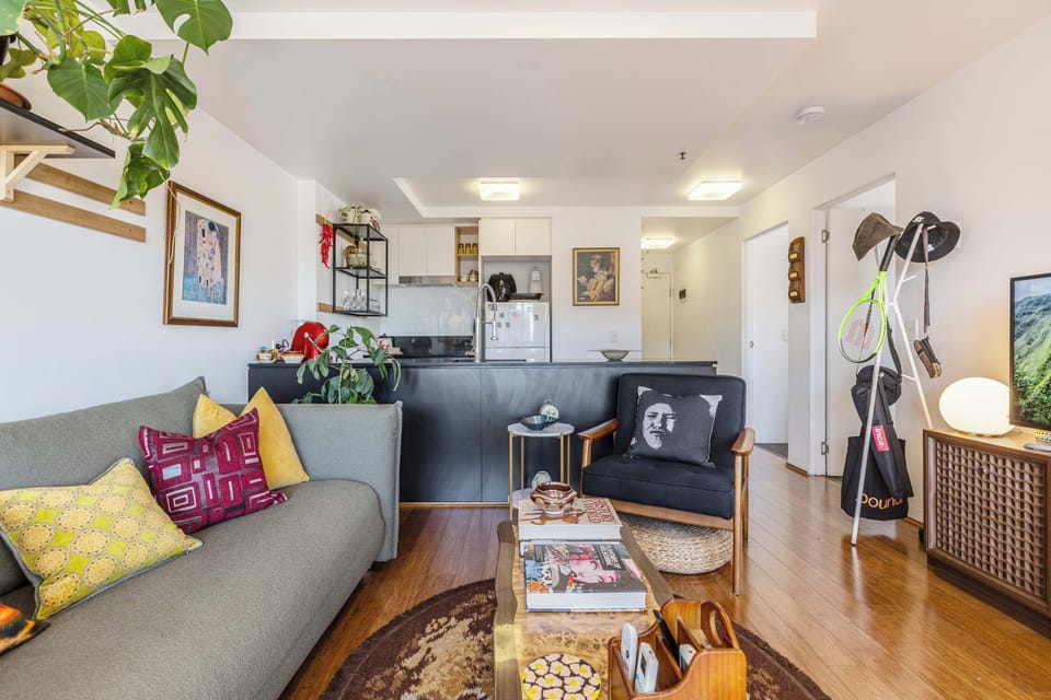 LOUNGE/LIVING/DINING: Open plan living with views to Brunswick Rd and the Lygon St intersection. Let your mind wander down memory lane in this funky space designed with serious reminiscing in mind.