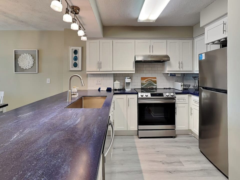 Full Size Kitchen