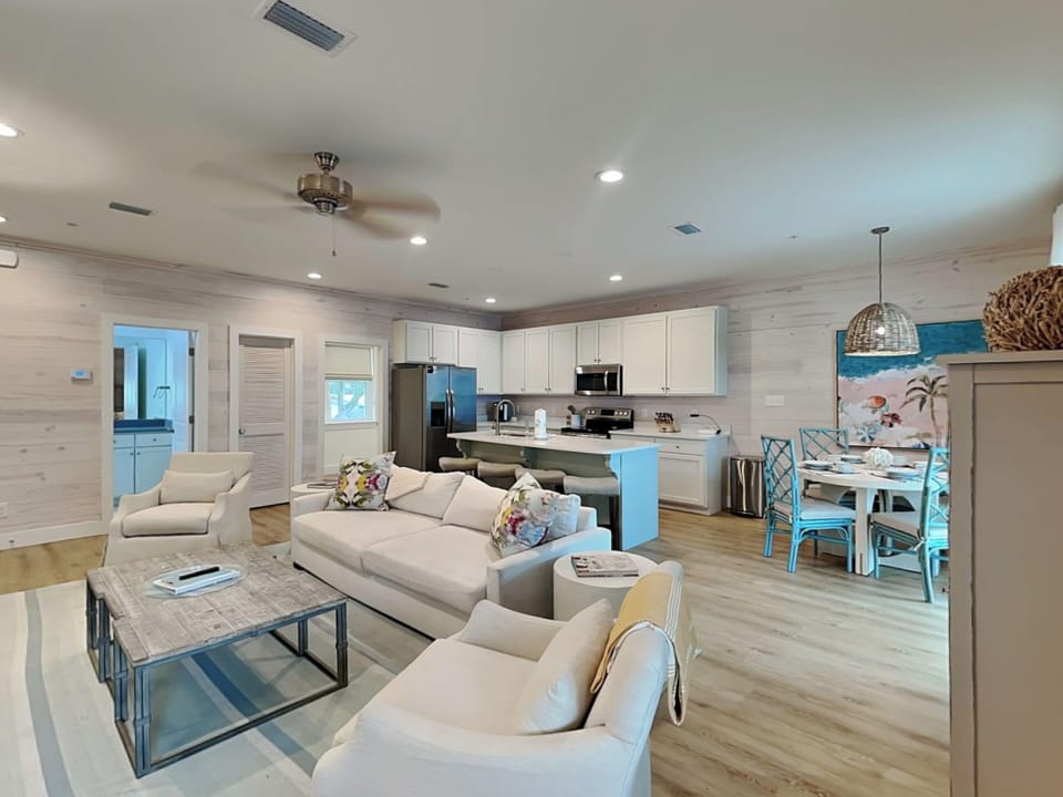 Living Area - Open Floor Plan
