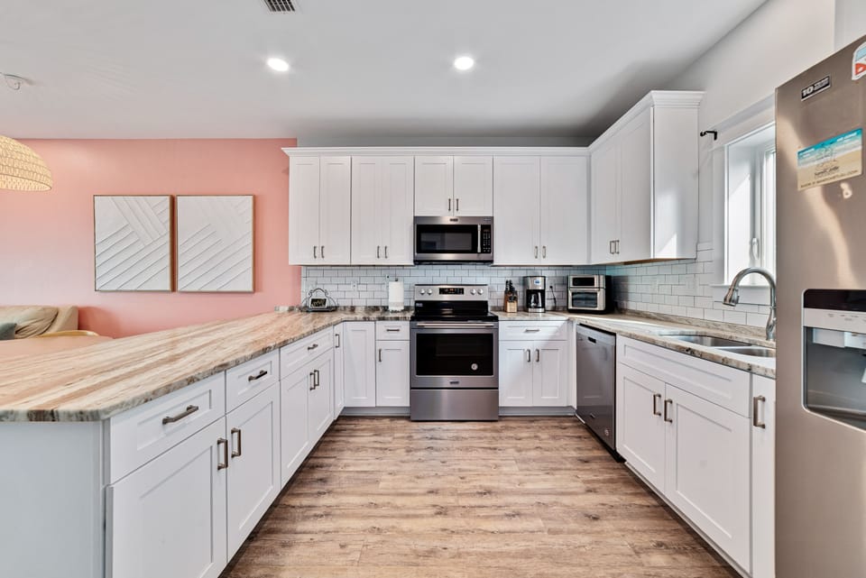 Stainless steel appliances and all the kitchen accessories to cook at home