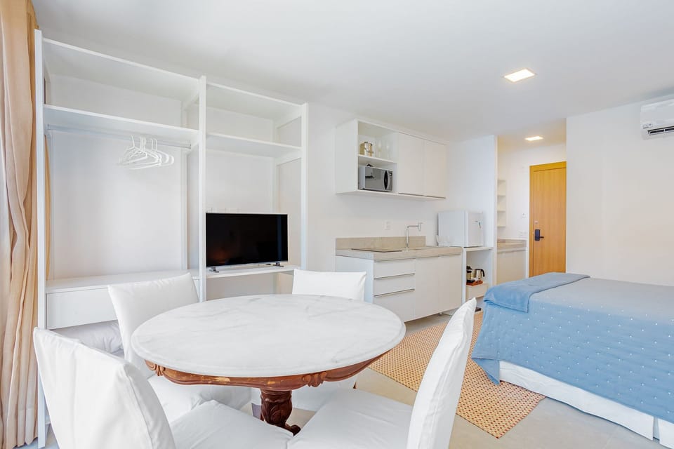 Kitchen or kitchenette,Bedroom,Living Room