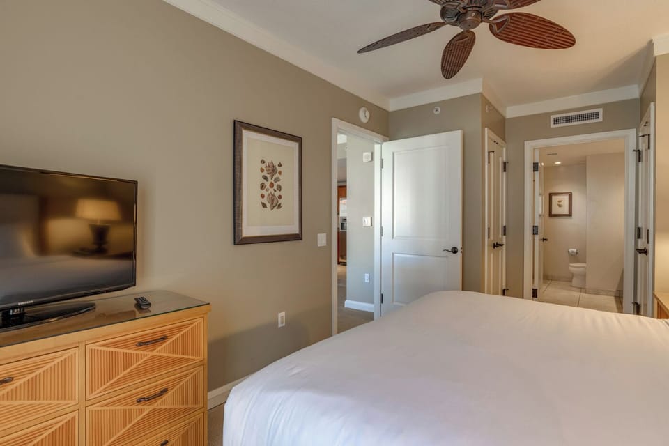 Bedroom. Interior and views may vary based on location and availability.