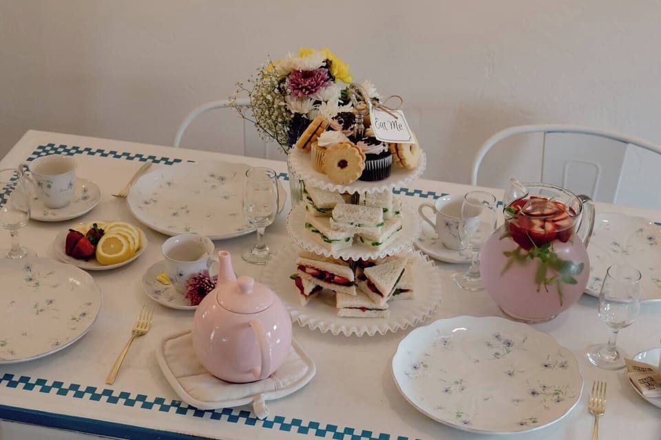 All you need to have a tea party!