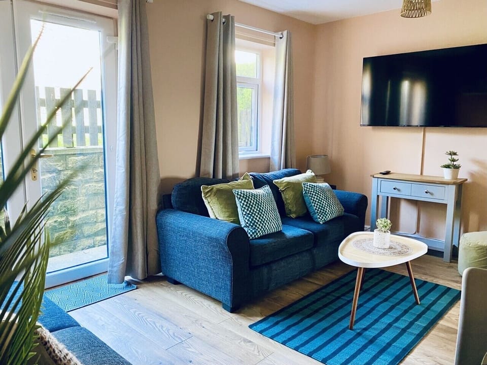 [Living Room] With Netflix