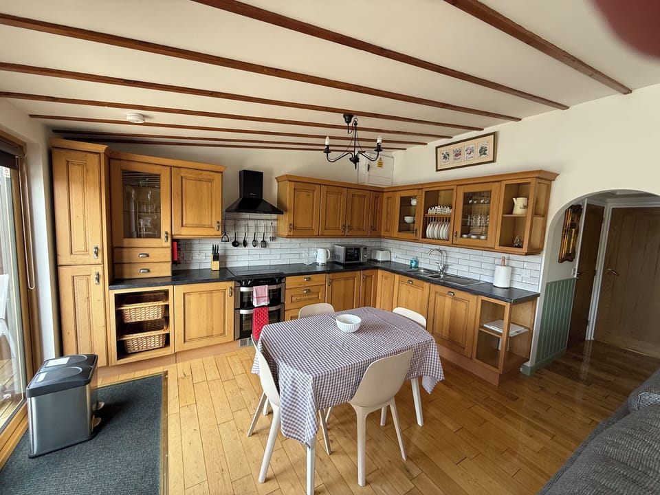 Kitchen / Dining