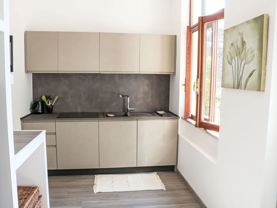 Furniture, Outdoor Furniture, Chair, Garden, Flowerpot, Patio, Outdoor Table, Estate, Houseplant, Landscaping