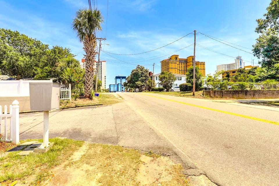 Street View Toward the Beach | 2-3 Mins Walk
