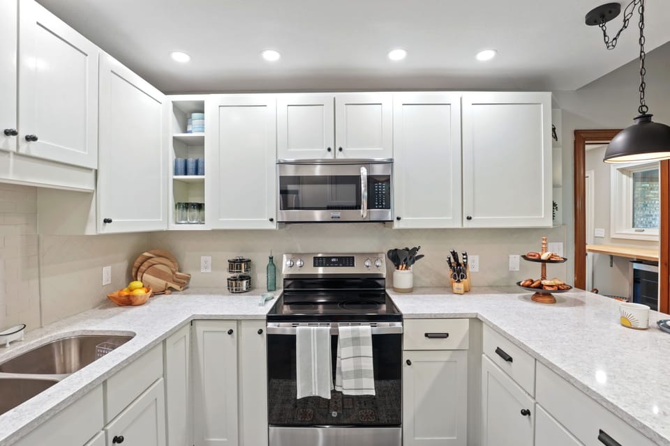 Toaster, microwave, oven, dishwasher, crock pot, blender, air fryer included!
