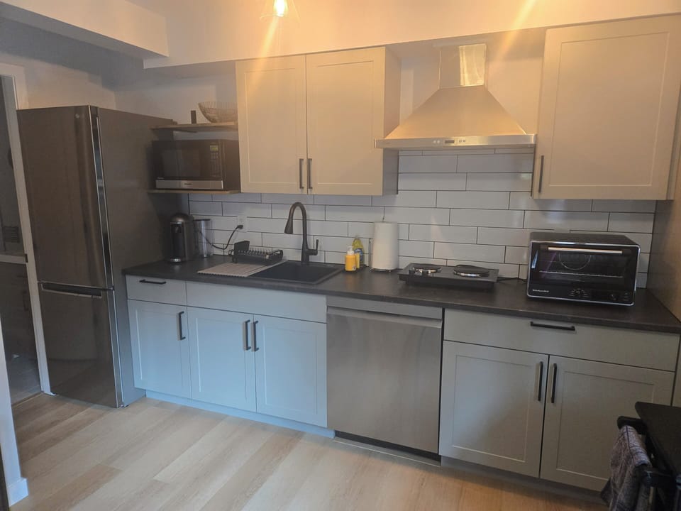 Full kitchen
