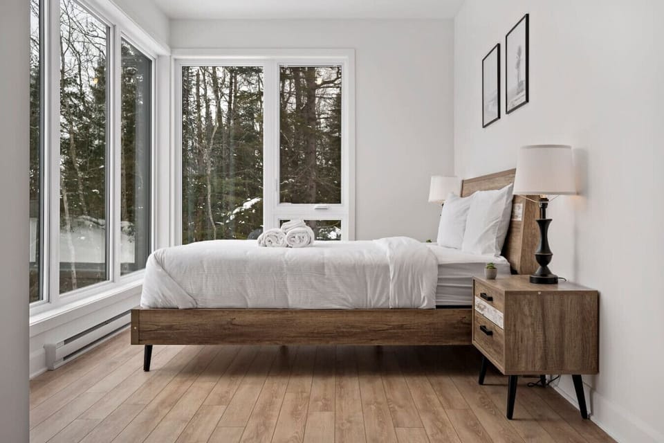 Cozy and inviting bedroom with plush bedding for a restful stay!