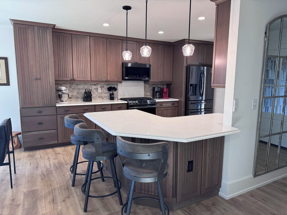 Full kitchen with bar seating